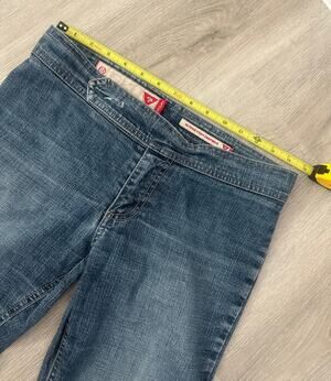 Y2K Guess Jeans Xpression Capri 26 Low Rise Stretch Denim No Back Pockets